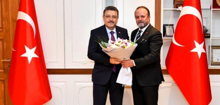 TİNEMOD Yönetim Kurulu olarak Trabzon Büyükşehir Belediye Başkanı Sayın Ahmet Metin GENÇ'i ziyaret ettik.